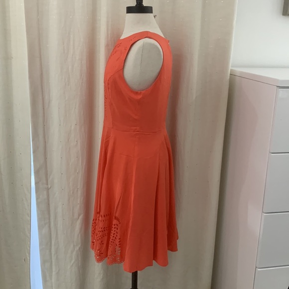 NWT Coral Perforated Design Dress size L - Picture 7 of 17